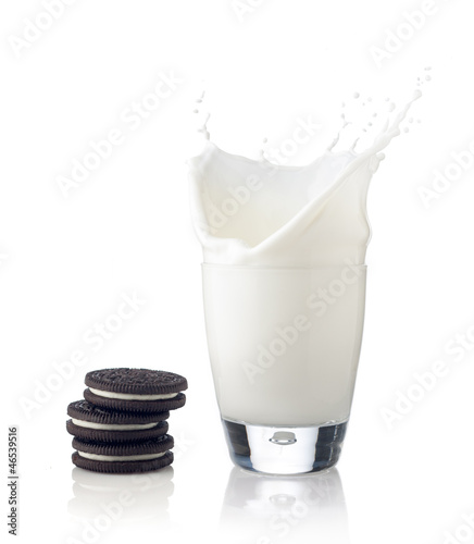 Photo: Splash of milk with various chocolate cookies Splash of milk with various chocolate cookies