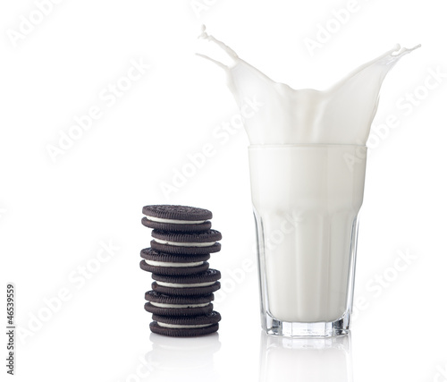 Photo: Splash of milk with various chocolate cookies Splash of milk with various chocolate cookies