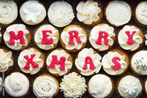 Photo: Christmas cupcakes Christmas cupcakes