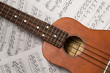 Ukulele mit Noten