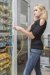 Frau und Technik