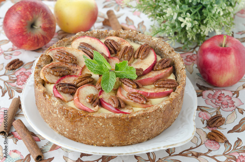 Photo: cheesecake with apples and caramelized pecans cheesecake with apples and caramelized pecans