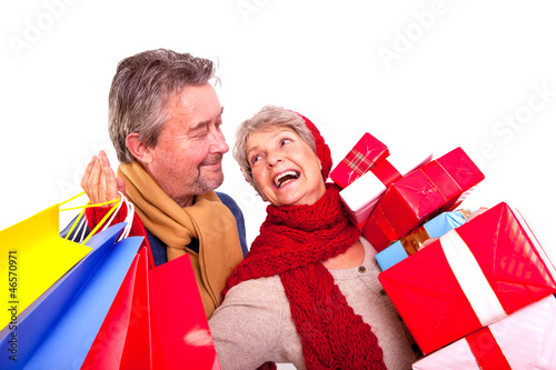 Photo: rentner beim shoppen rentner beim shoppen