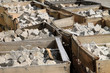 Foto: Kisten mit Pflastersteinen auf einer Baustelle Kisten mit Pflastersteinen auf einer Baustelle