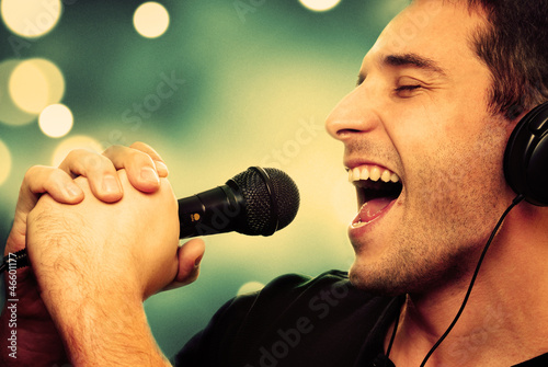 Photo: Singer Singer
