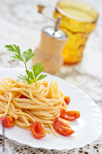 Photo: spaghetti con i pomodorini spaghetti con i pomodorini