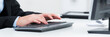 schreiben auf einer tastatur