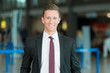 Freundlicher, junger Business-Mann