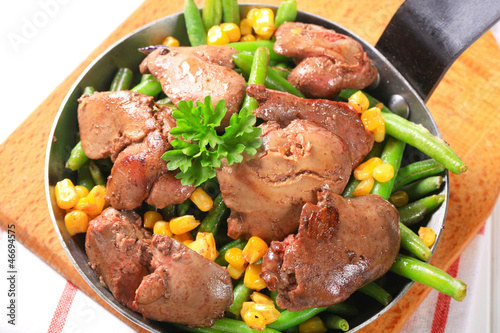 Photo: Chicken livers with green beans and corn Chicken livers with green beans and corn