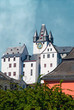 Grafenschloß Diez thront über den Dächern der Stadt