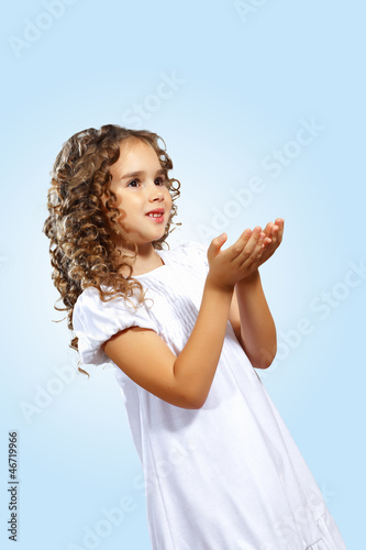Photo: portrait of a cute little girl portrait of a cute little girl