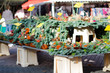 markt mit Grabgestecken