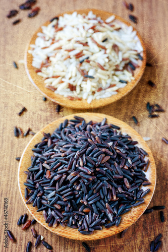 Photo: Rice in wooden plates Rice in wooden plates