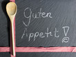 Küchenschild mit Aufschrift: Guten Apptetit