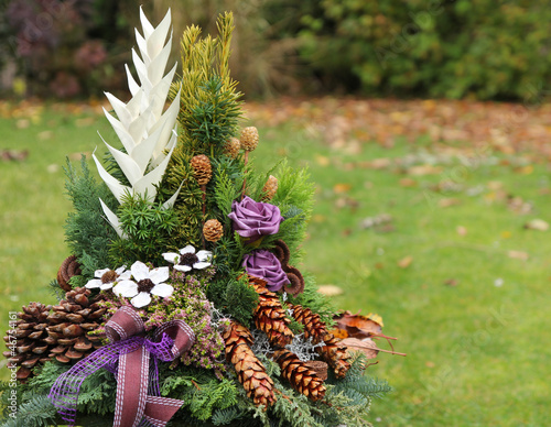 Photo: Blumengesteck als Grabschmuck Blumengesteck als Grabschmuck