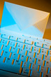 Computer Tastatur und Kuvert. E-mail.