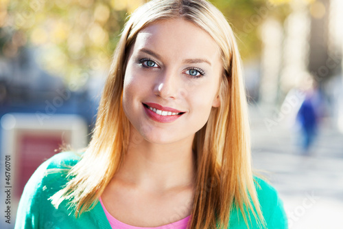 Photo: Attractive young woman Attractive young woman