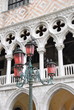 lampadaire devant de palais des Doges