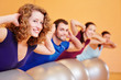Gruppe beim Fitnesstraining