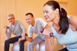 Ältere Frau beim Fitnesstraining