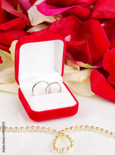 Photo: Beautiful box with wedding rings Beautiful box with wedding rings