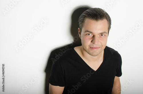 Photo: hübscher junger mann hübscher junger mann