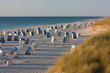 Strand mit Strandkörben bei Kampen auf Sylt im Abendlicht