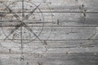 Windrose auf Holz quer