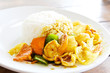 Fried seafood with curry powder