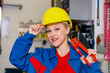 Mechanikerin in Werkstatt