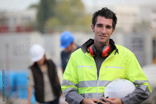 Photo: Foreman overseeing build Foreman overseeing build