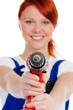 frau mit bohrmaschine