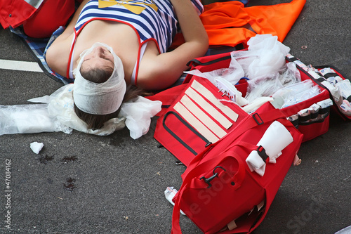 Photo: Street accident - first aid Street accident - first aid