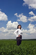 Foto: Adult attractive woman on the field Adult attractive woman on the field