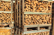 Photo: Brennholz auf Paletten Brennholz auf Paletten