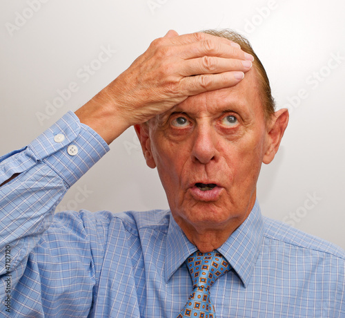 Photo: Rentner denkt nach - Senior thinking Rentner denkt nach - Senior thinking