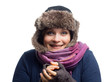 Photo: Frau in Wintersachen zittert Frau in Wintersachen zittert