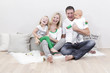 glückliche familie
