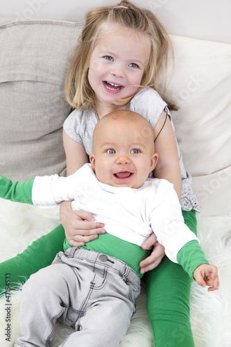 Photo: bruder und schwester bruder und schwester