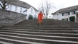 Video: Businessfrau auf der Treppe Businessfrau auf der Treppe