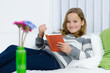 Mädchen hat Spaß am Lesen