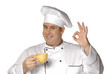 Foto: Cocinero chef probando buen café,bebiendo café Cocinero chef probando buen café,bebiendo café