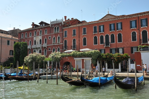 Photo: VENISE VENISE