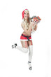 sexy frau als weihnachtsfrau mit high heels und geschenk