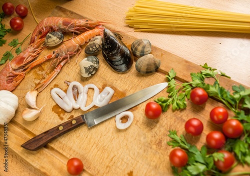 Photo: Seafood meal preparation process Seafood meal preparation process