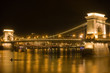 Foto: Gloden glow of the Chain Bridge. Gloden glow of the Chain Bridge.