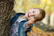Couleurs d'automne : jeune garçon (4-5 ans)