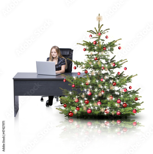 Photo: Weihnachtsbaum und Schreibtisch Weihnachtsbaum und Schreibtisch