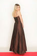 Glamouröse Frau im Abendkleid