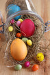 Photo: bunt gefärbte eier, drageeeier und osterküken bunt gefärbte eier, drageeeier und osterküken